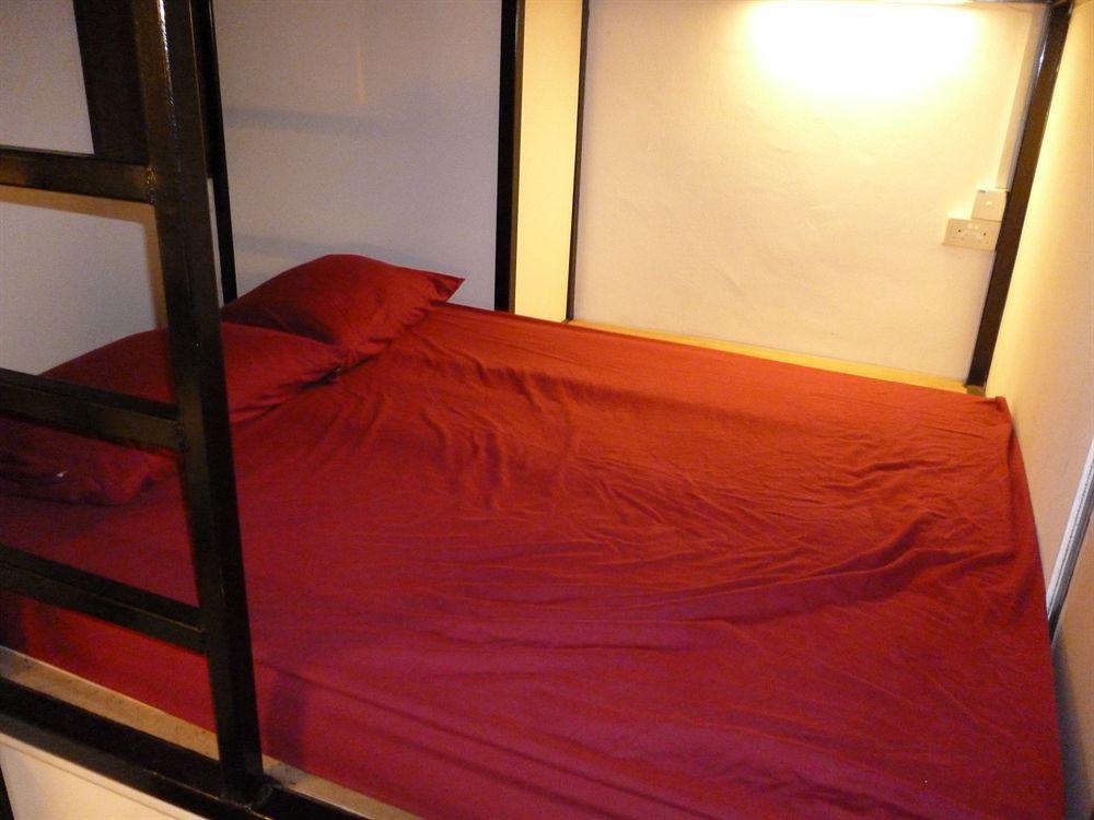 Plush Pods Hostel สิงคโปร์ ภายนอก รูปภาพ