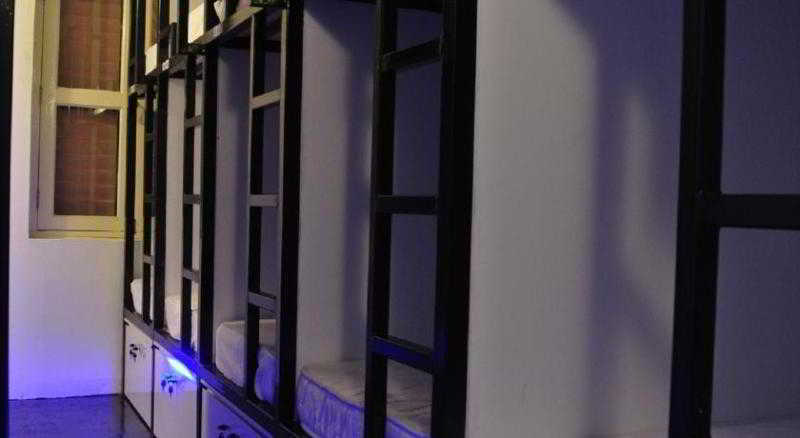 Plush Pods Hostel สิงคโปร์ ภายนอก รูปภาพ